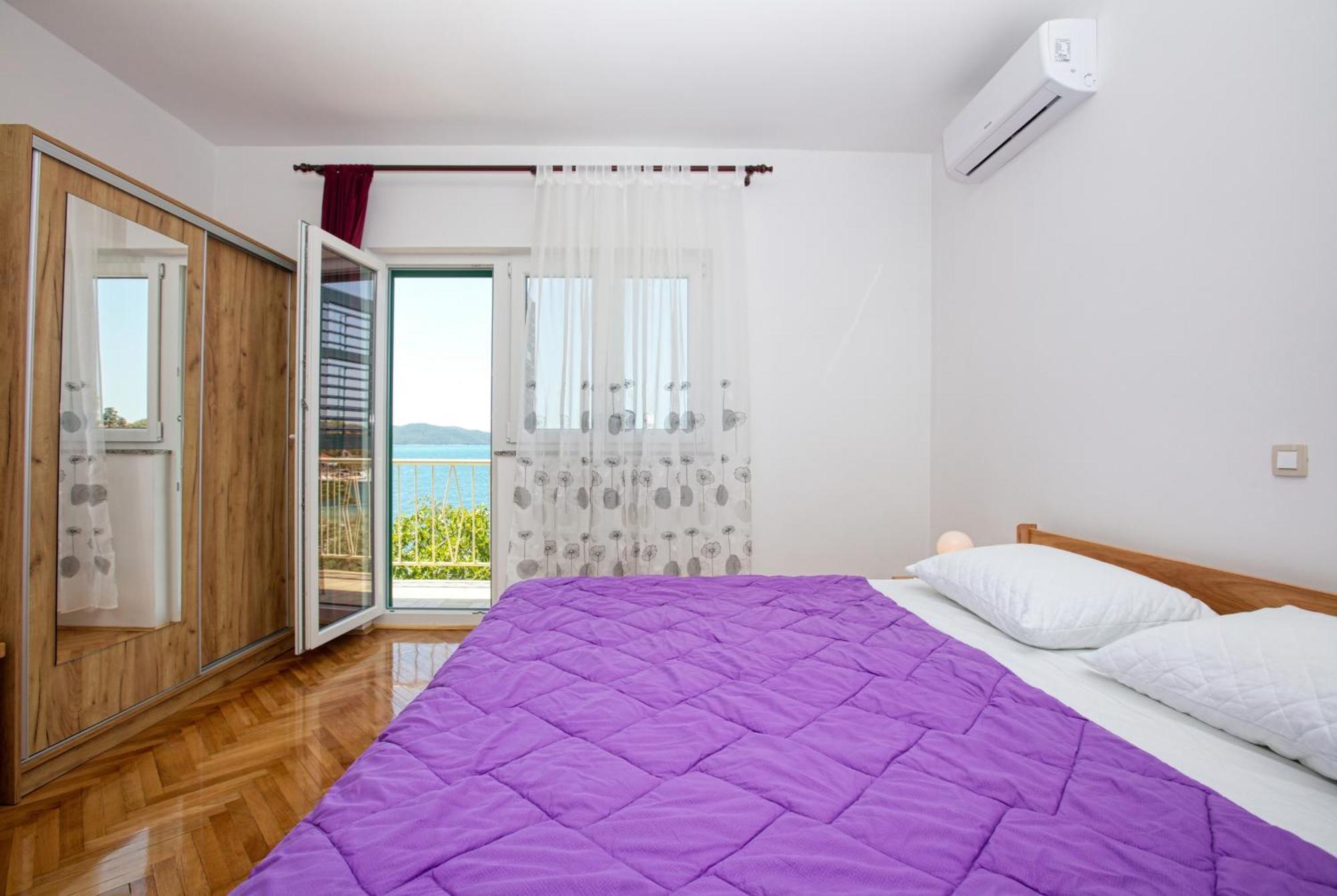 Family Friendly Seaside Apartments Brodarica, Sibenik - 4833 Brodarica  Room photo