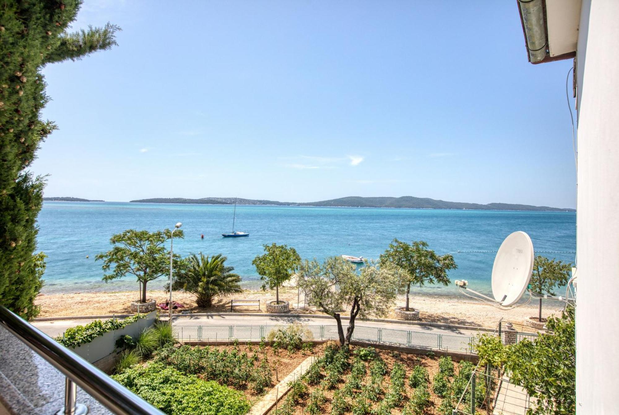 Family Friendly Seaside Apartments Brodarica, Sibenik - 4833 Brodarica  Exterior photo